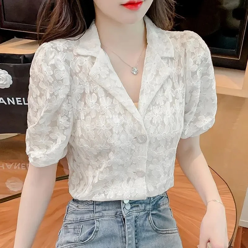 Elegant Hollow Out Lace Blouse - مراجعة Street Fashion Korean وسعره