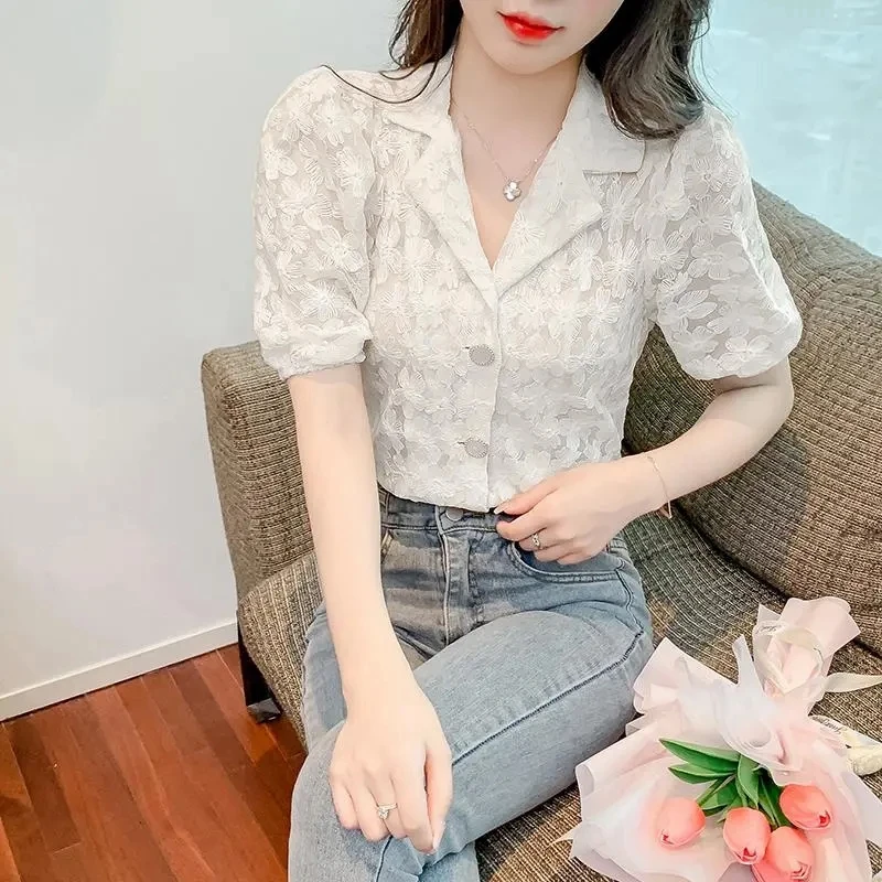 Elegant Hollow Out Lace Blouse - مراجعة Street Fashion Korean وسعره