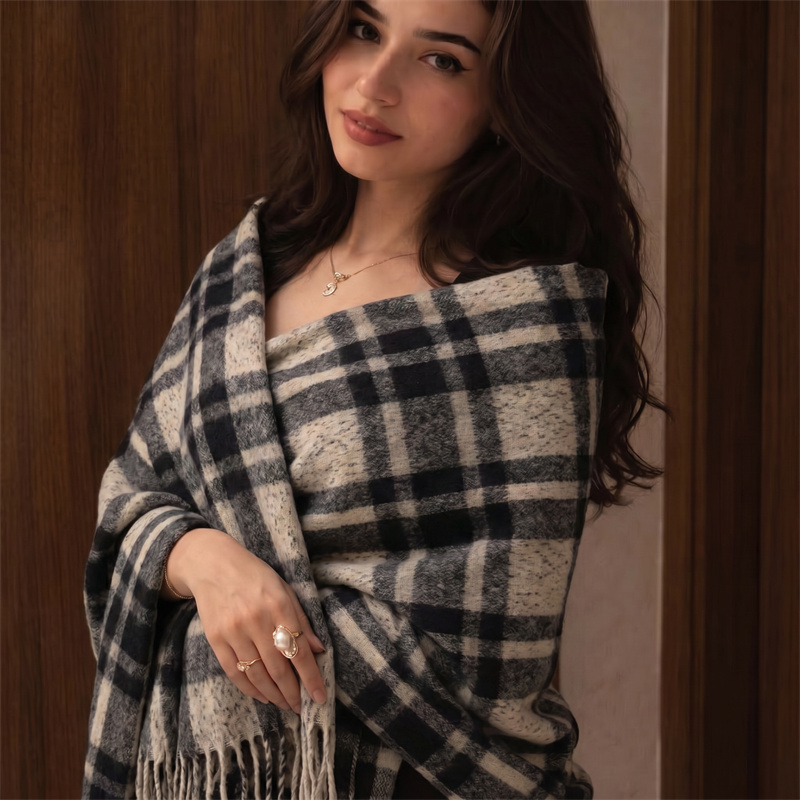 Heavy 750g Scarf Check Poncho  - مراجعة Street Fashion Hijab وسعره