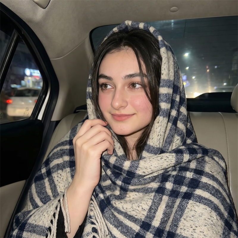 Heavy 750g Scarf Check Poncho  - مراجعة Street Fashion Hijab وسعره