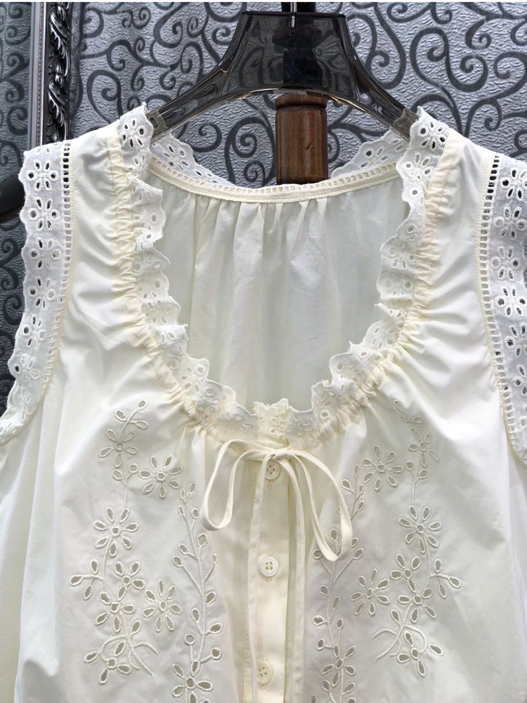 Milan Small Town South Oil Ret - مراجعة Street Fashion In Milan وسعره