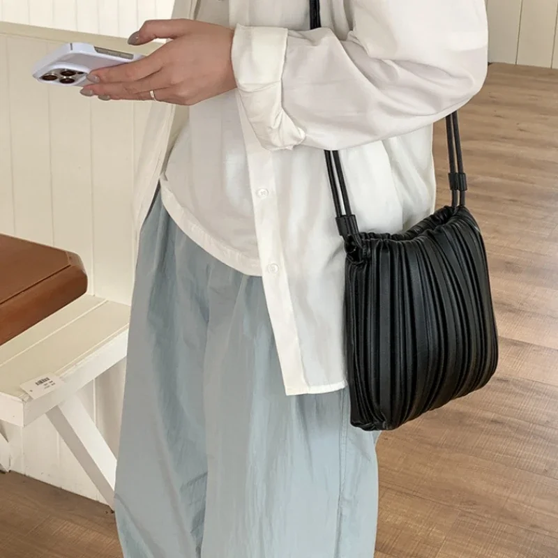 Summer New Women Pleated Messe - مراجعة Street Fashion Korean وسعره