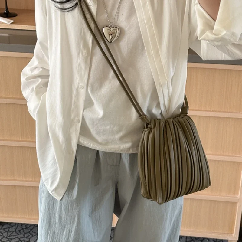 Summer New Women Pleated Messe - مراجعة Street Fashion Korean وسعره