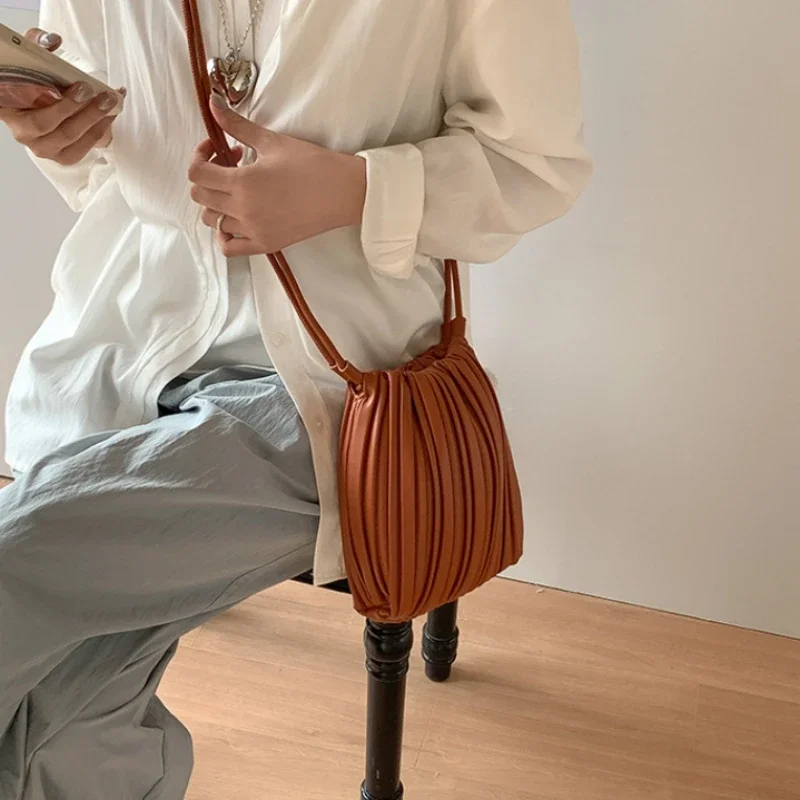 Summer New Women Pleated Messe - مراجعة Street Fashion Korean وسعره