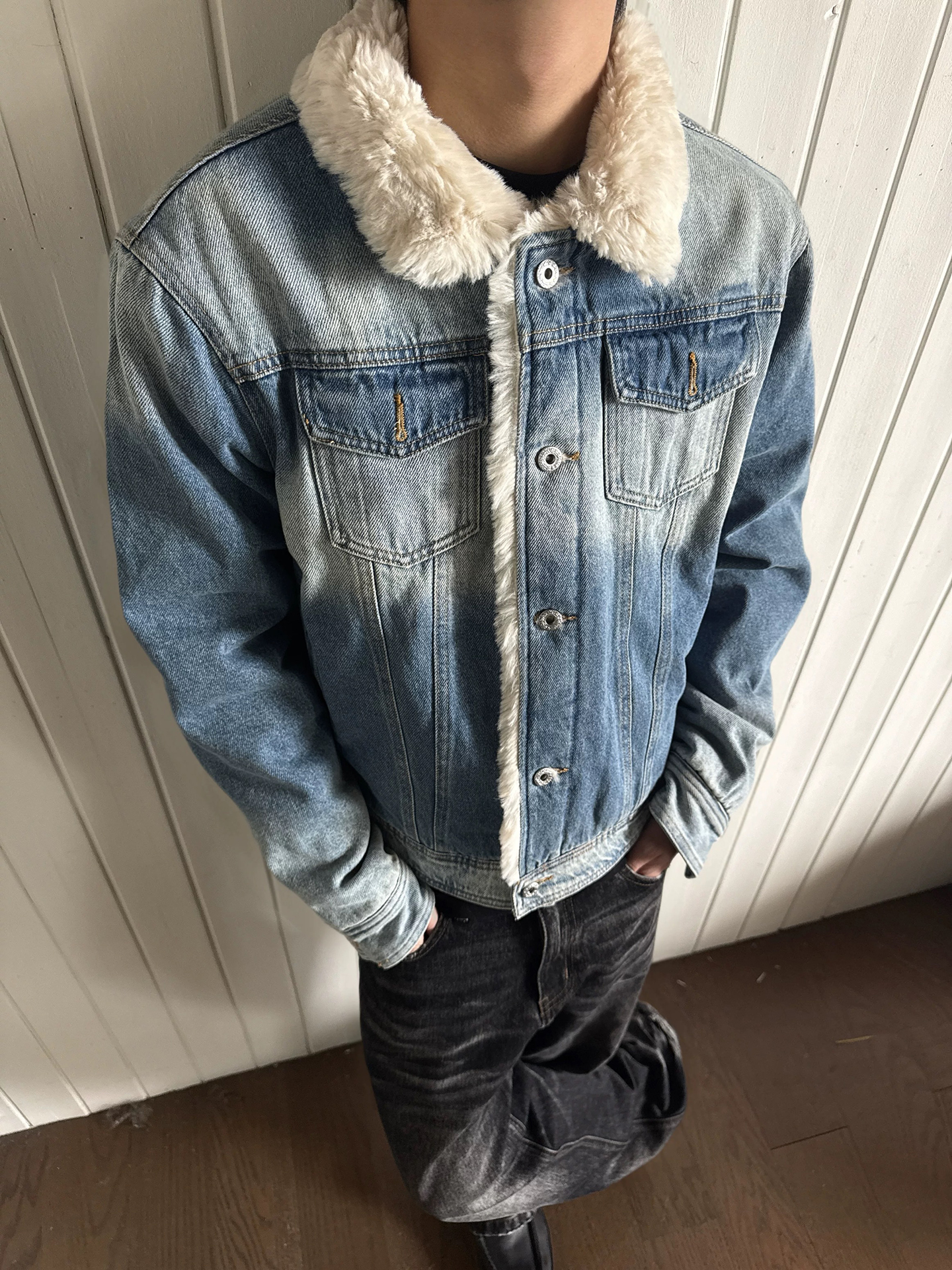 Milan Street Style Worn-In Den - مراجعة Street Fashion In Milan وسعره